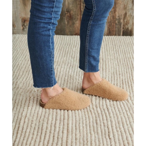 Jenni Kayne Shearling Mules - Picture 12 of 12